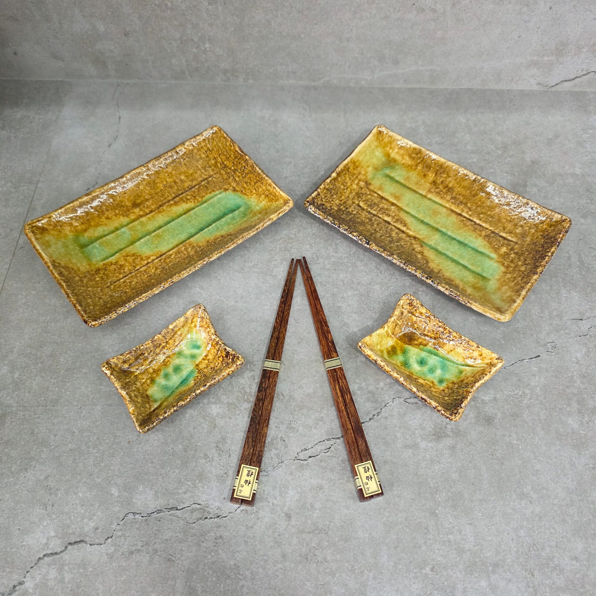 Juego de sushi de vidrio marrón - Imagen 3