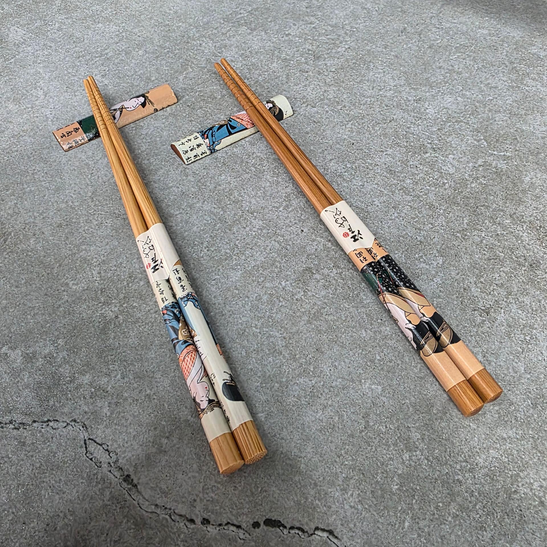 Juego de palillos y soporte para geisha - Imagen 2